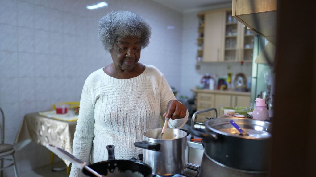 , Cooking Classes for Seniors: Nourishing Body and Soul