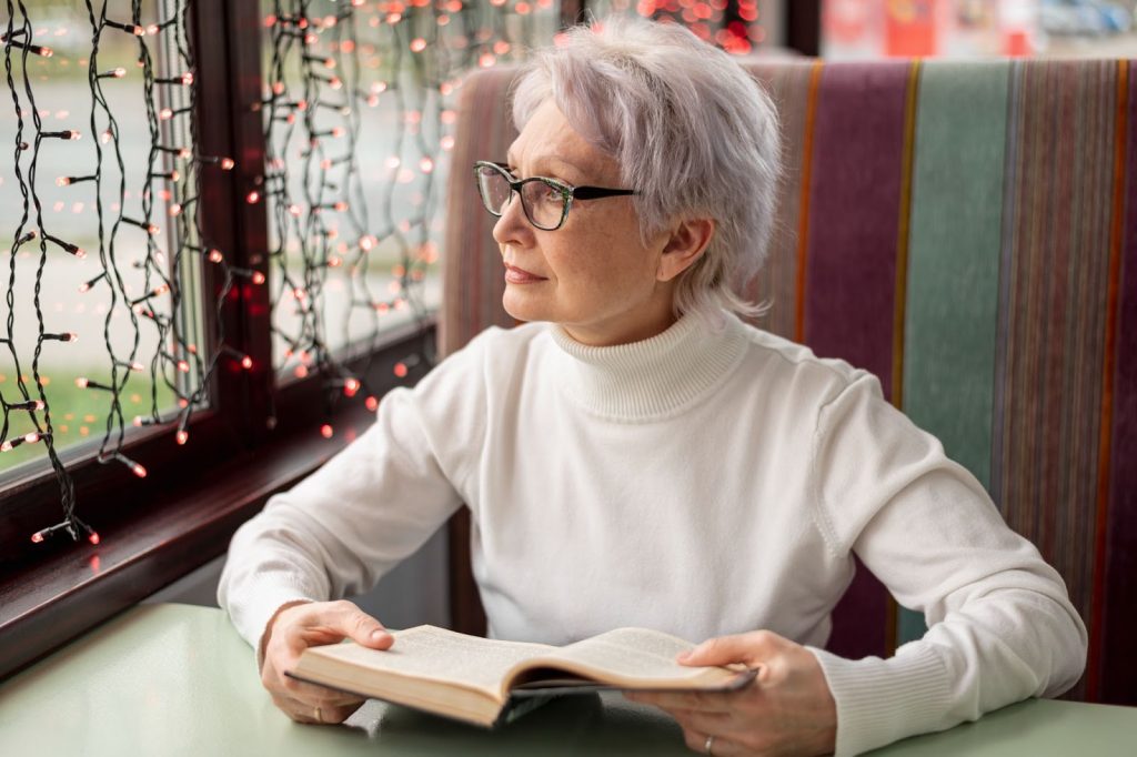 , Benefits of Senior Book Clubs: Socializing, Learning, and More