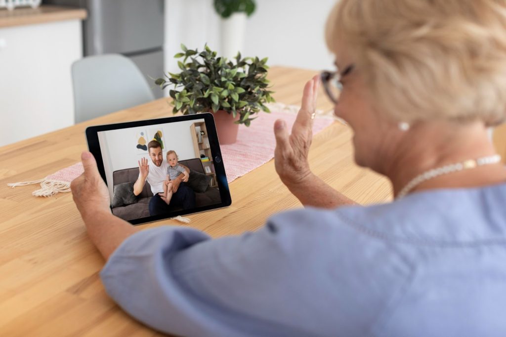 , Step by Step Guide on How to Use FaceTime for Seniors